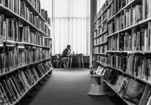 SNS副業で成功するためのマーケティング知識習得法とは？
