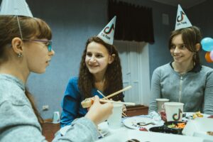 TikTok自分アカウントの運用実績を向上させる方法は？