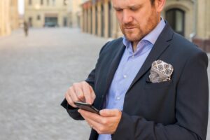 SNS運用代行を使った副業の始め方は？