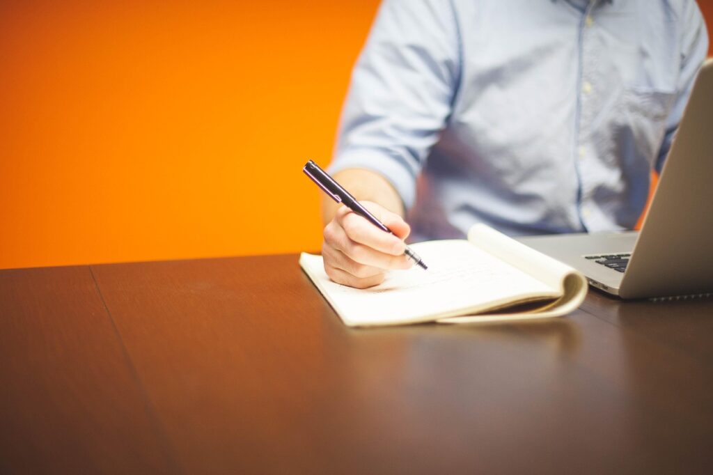 SNS運用を外注するのが向いている企業の特徴は？