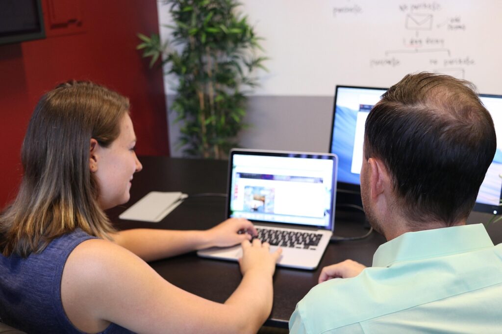 SNS代行をフリーランスで始めて稼ぐためのポイントは？