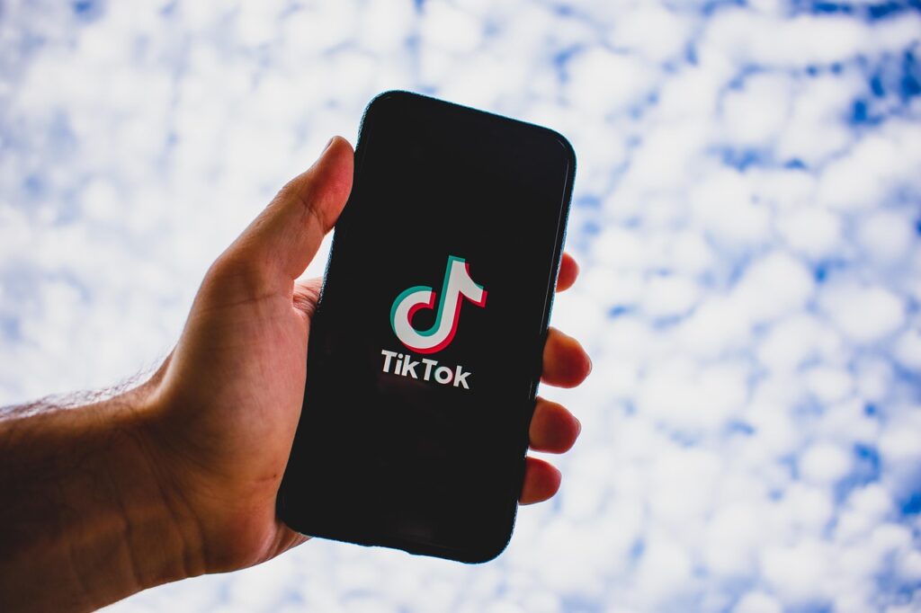 TikTok運用代行で成功する方法は？