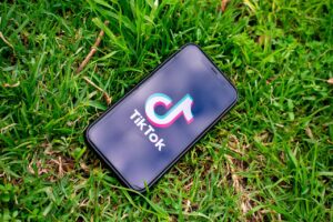 TikTok運用代行案件は本当に効果的？成功の秘訣を解説！